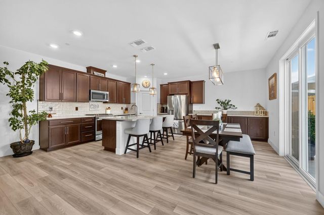 3400 Margauex Way, Folsom, CA 95630