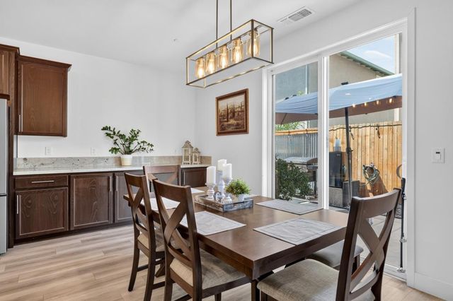 3400 Margauex Way, Folsom, CA 95630