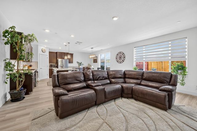 3400 Margauex Way, Folsom, CA 95630