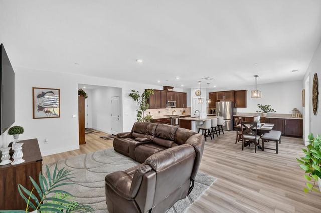 3400 Margauex Way, Folsom, CA 95630