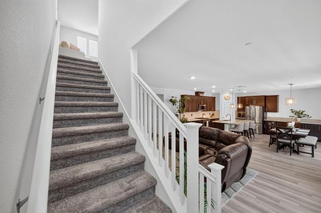 3400 Margauex Way, Folsom, CA 95630