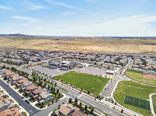 3400 Margauex Way, Folsom, CA 95630