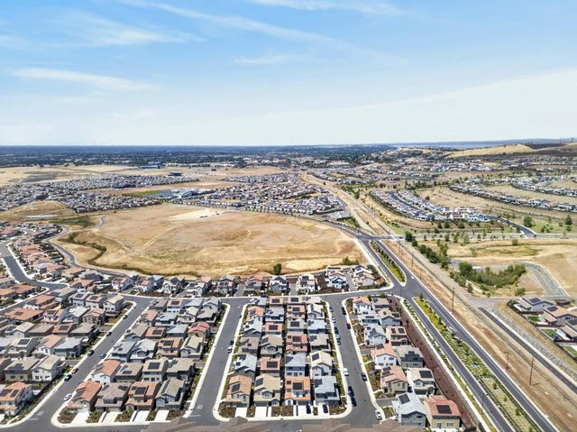 3400 Margauex Way, Folsom, CA 95630