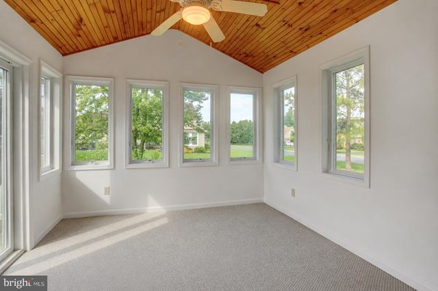 120 RIDING SILKS LN, York, PA 17404