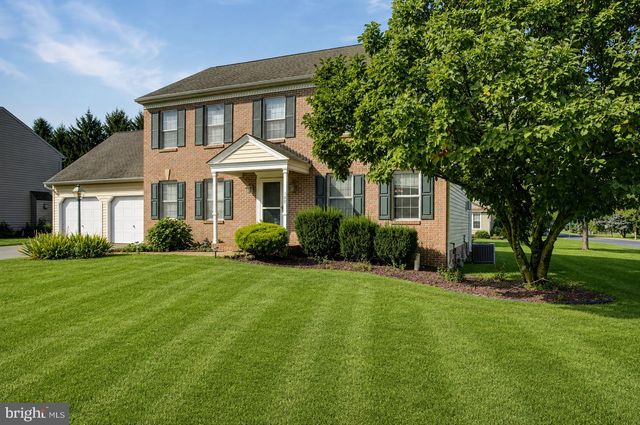 120 RIDING SILKS LN, York, PA 17404