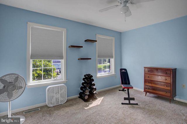 120 RIDING SILKS LN, York, PA 17404