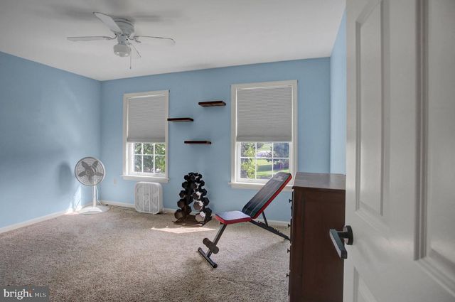 120 RIDING SILKS LN, York, PA 17404