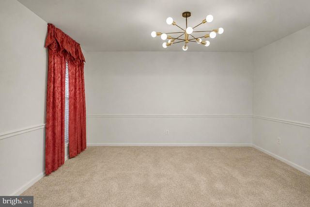 120 RIDING SILKS LN, York, PA 17404