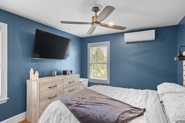 17 Davis Ave, Attleboro, MA 02703