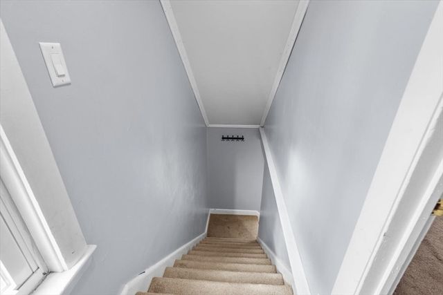 17 Davis Ave, Attleboro, MA 02703