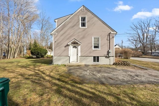 17 Davis Ave, Attleboro, MA 02703