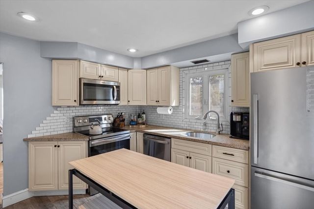 17 Davis Ave, Attleboro, MA 02703