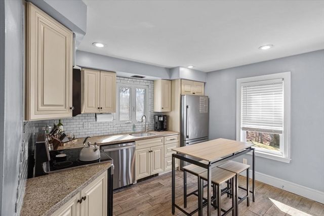 17 Davis Ave, Attleboro, MA 02703