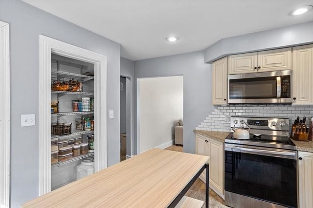 17 Davis Ave, Attleboro, MA 02703