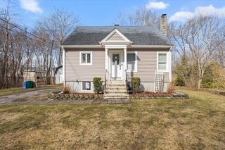 17 Davis Ave, Attleboro, MA 02703
