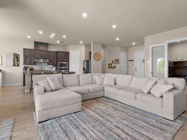 1227 Silver View Circle, Sparks, NV 89436