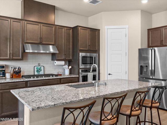 1227 Silver View Circle, Sparks, NV 89436
