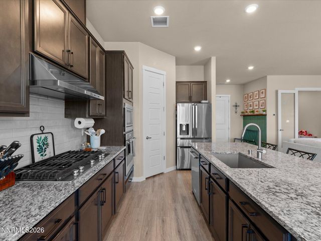 1227 Silver View Circle, Sparks, NV 89436