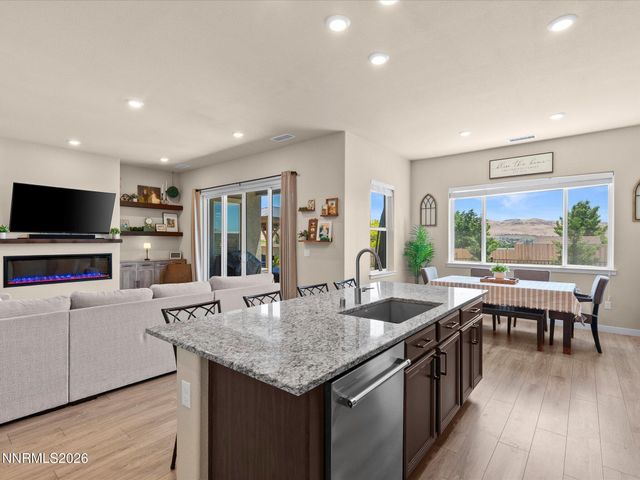 1227 Silver View Circle, Sparks, NV 89436