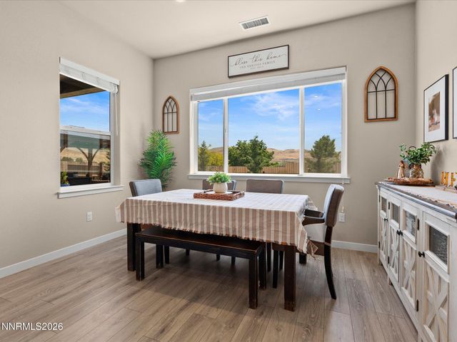 1227 Silver View Circle, Sparks, NV 89436