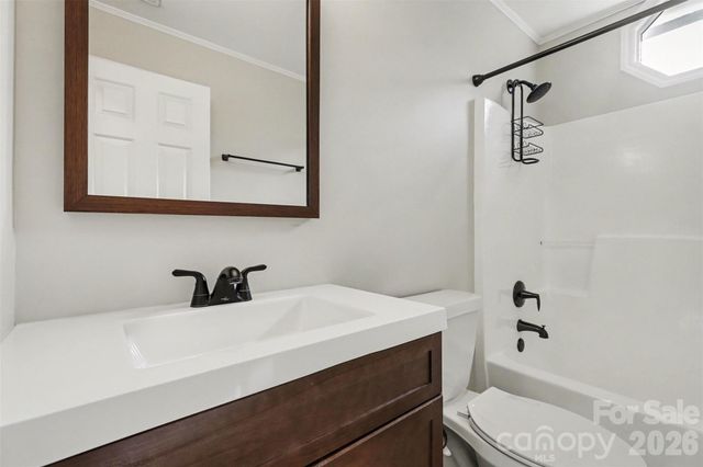 8414 Woodford Bridge Drive, Charlotte, NC 28216