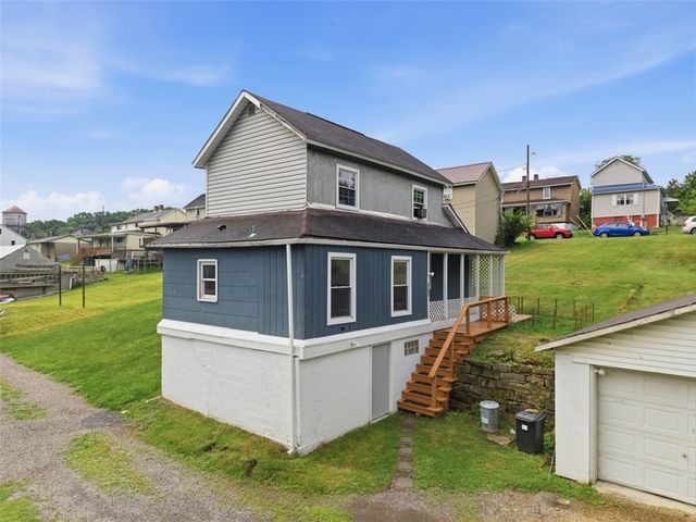 220 2nd St, W Leechburg, PA 15656