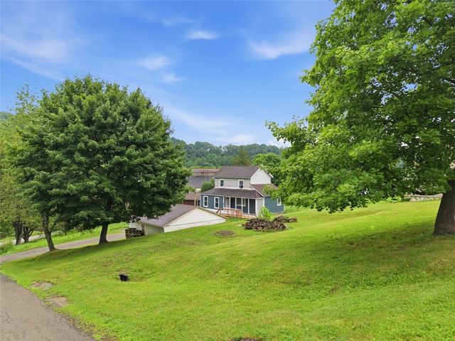 220 2nd St, W Leechburg, PA 15656
