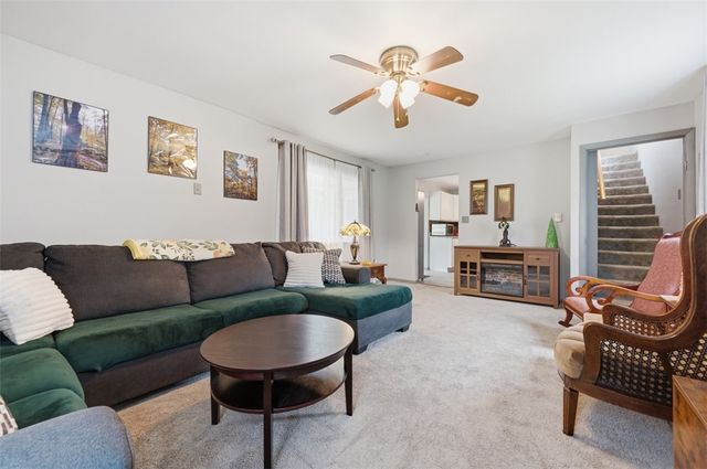 220 2nd St, W Leechburg, PA 15656