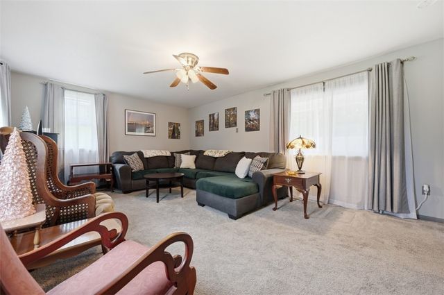 220 2nd St, W Leechburg, PA 15656