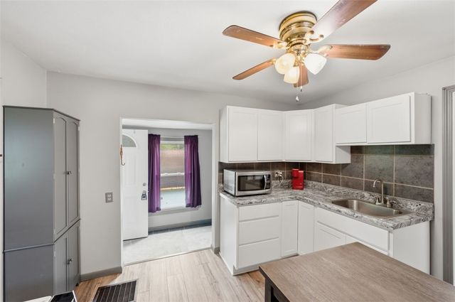 220 2nd St, W Leechburg, PA 15656