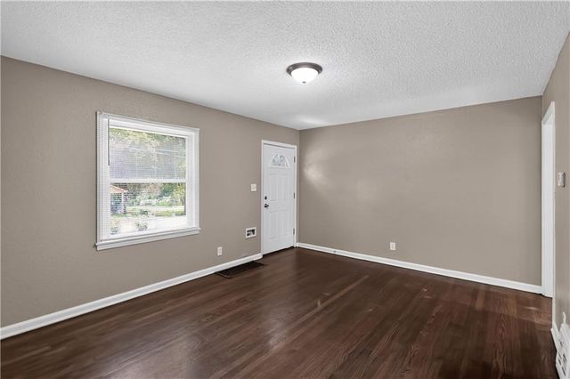 2218 S Overton Avenue, Independence, MO 64052