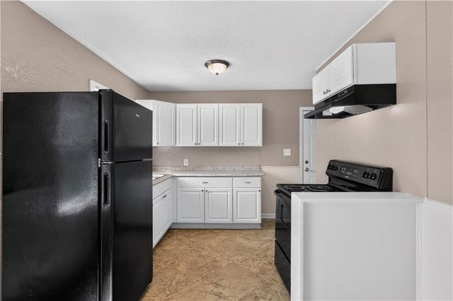 2218 S Overton Avenue, Independence, MO 64052
