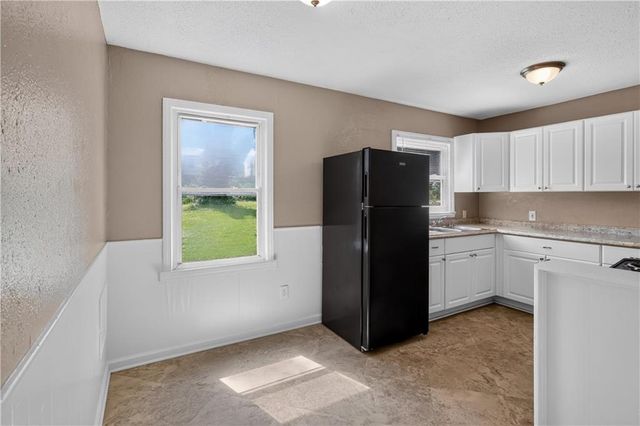 2218 S Overton Avenue, Independence, MO 64052