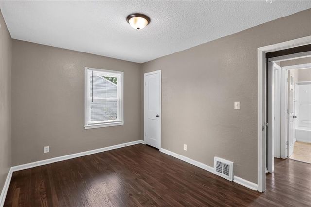 2218 S Overton Avenue, Independence, MO 64052