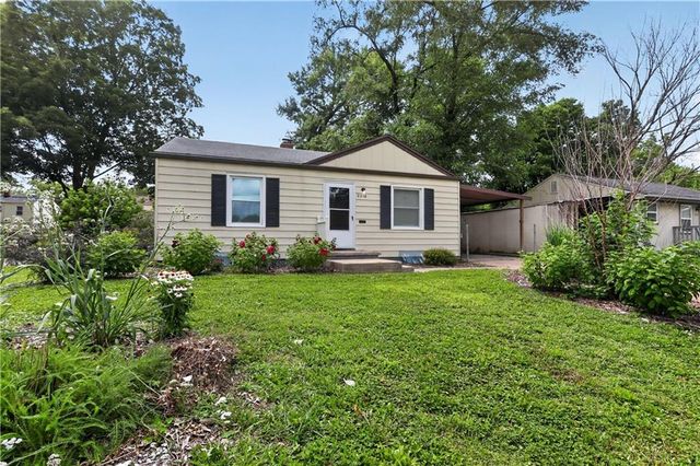 2218 S Overton Avenue, Independence, MO 64052