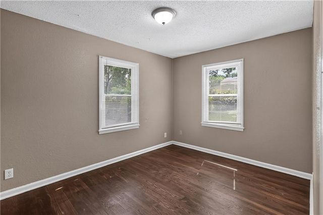 2218 S Overton Avenue, Independence, MO 64052