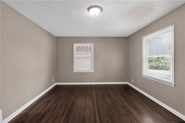 2218 S Overton Avenue, Independence, MO 64052