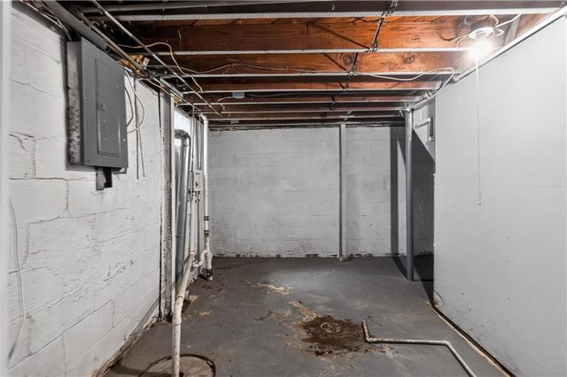 2218 S Overton Avenue, Independence, MO 64052