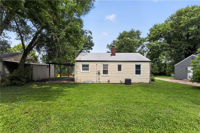 2218 S Overton Avenue, Independence, MO 64052