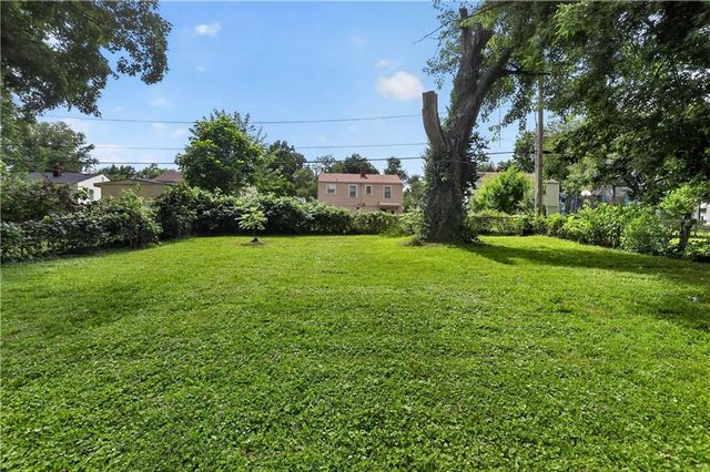 2218 S Overton Avenue, Independence, MO 64052