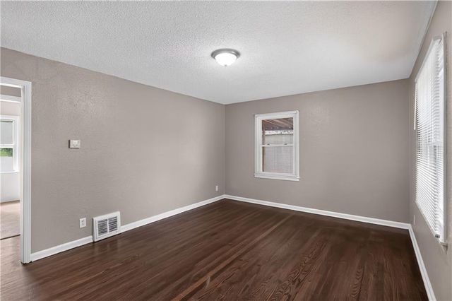 2218 S Overton Avenue, Independence, MO 64052