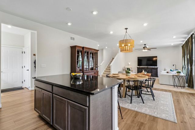8 Liam Court, Algonquin, IL 60102