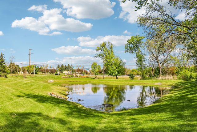 8 Liam Court, Algonquin, IL 60102