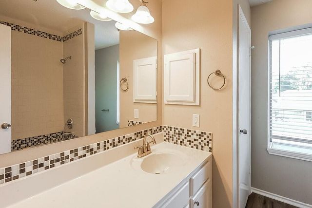 1909 Wildwood Ridge Drive, Missouri City, TX 77489