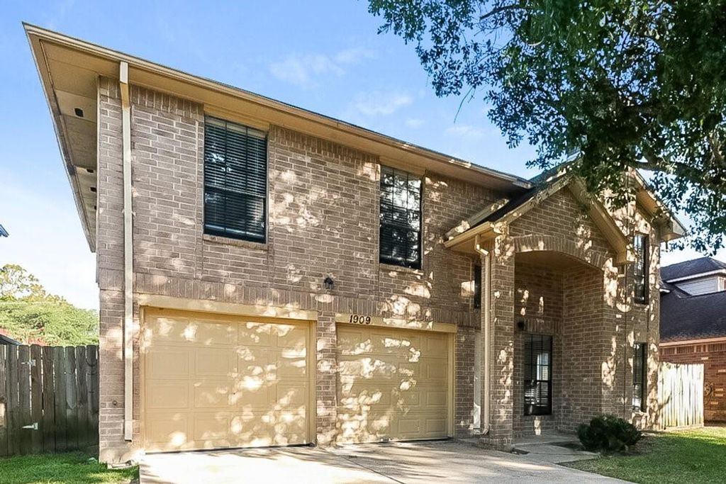 1909 Wildwood Ridge Drive, Missouri City, TX 77489