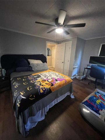 105 N Carver Street, Edna, TX 77957