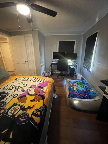 105 N Carver Street, Edna, TX 77957