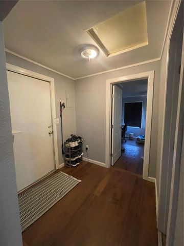 105 N Carver Street, Edna, TX 77957