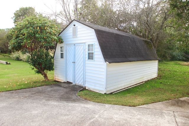 319 Mount View Dr, Sparta, TN 38583