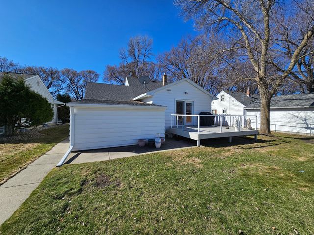213 23rd Avenue N, Fargo, ND 58102